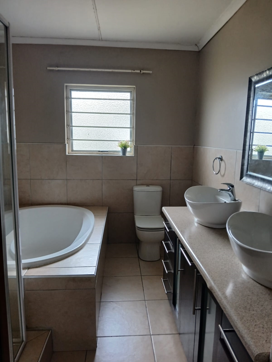 4 Bedroom Property for Sale in West Bank Eastern Cape
